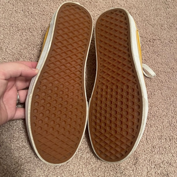 Yellow Vans - Picture 5 of 8